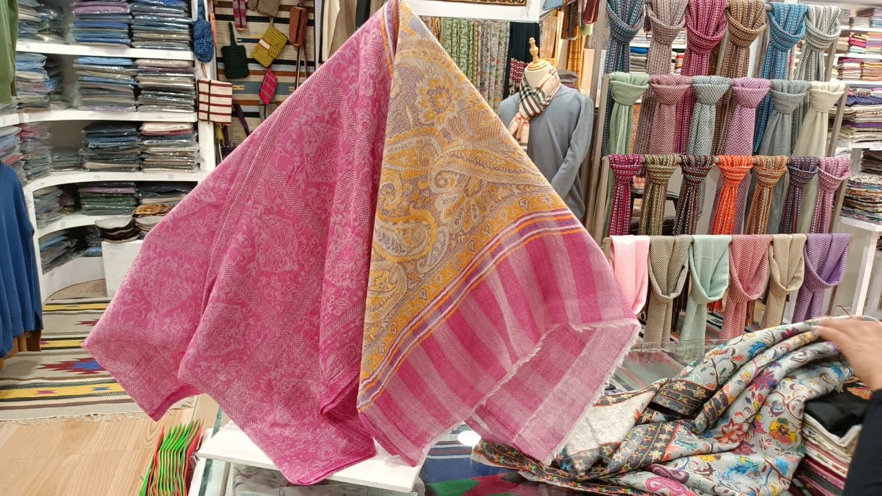 Cashmere Shawl in Pink